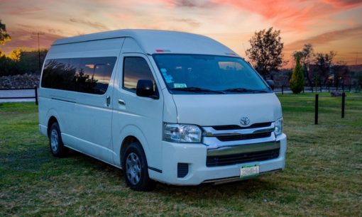 Toyota-hiace_hqm